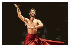 En Quijote, vencedor de sí mismo sólo actuarán Fernando Huerta y Xóchitl Galindres, quienes también tienen formación en otras áreas como la música, por lo que los Huerta y Galindres están a cargo de la musicalización de la obra.