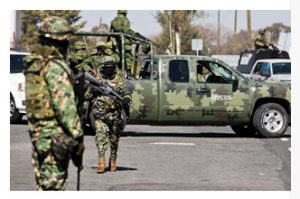 Durante los hechos resultaron lesionados dos ciudadanos ajenos a los hechos; fueron capturados dos agresores.